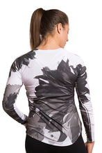 Load image into Gallery viewer, UV ACTIVE SHIRT FLEUR BLACKWHITE